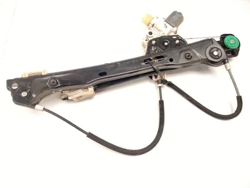 Recambio de elevalunas delantero derecho para bmw serie 1 berlina (e81/e87) 118d referencia OEM IAM 7067796  