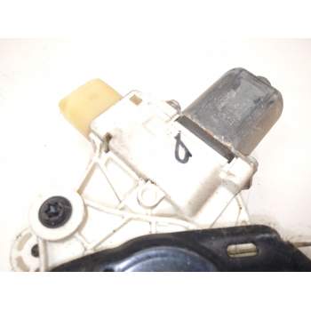 Recambio de elevalunas delantero derecho para bmw serie 1 berlina (e81/e87) 118d referencia OEM IAM 7067796  