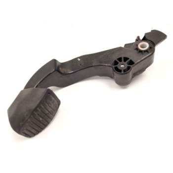 PEDAL EMBRAGUE 