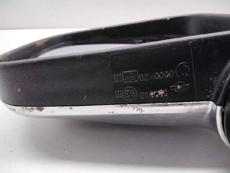 Recambio de retrovisor izquierdo para nissan terrano/terrano.ii (r20) referencia OEM IAM E9020066 CROMADO 