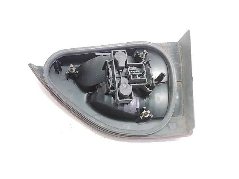 Recambio de piloto trasero izquierdo porton para renault megane i fase 2 classic (la..) 1.9 dci dynamique referencia OEM IAM 770