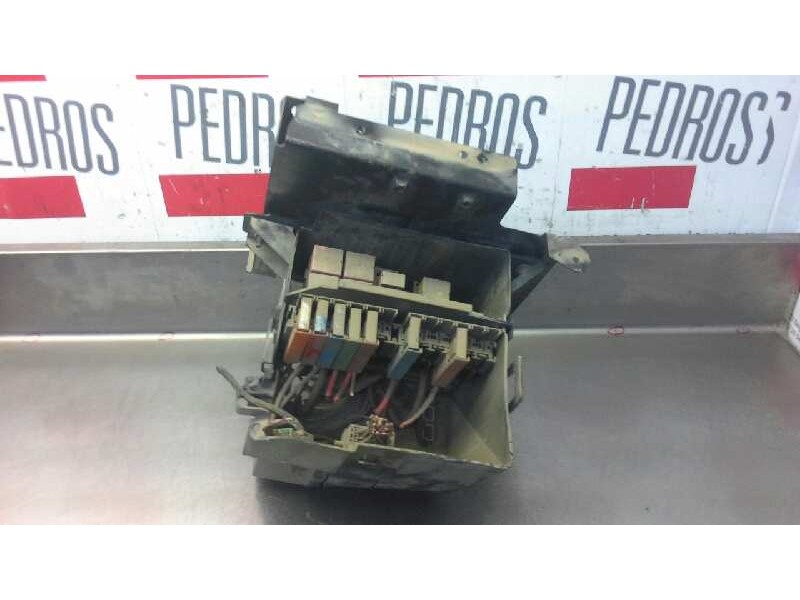 Recambio de caja fusibles para nissan primastar (x83) caja cerrada batalla corta 2,7t referencia OEM IAM   