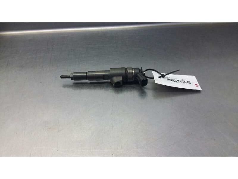 Recambio de inyector para peugeot 206 berlina 1.4 hdi referencia OEM IAM 0445110135  