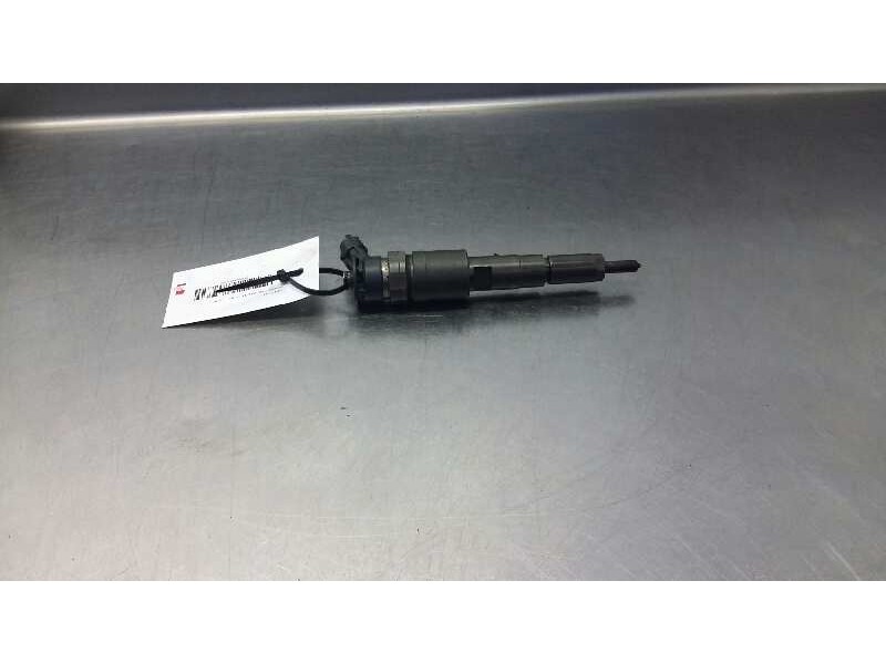 Recambio de inyector para peugeot 206 berlina 1.4 hdi referencia OEM IAM 0445110135  
