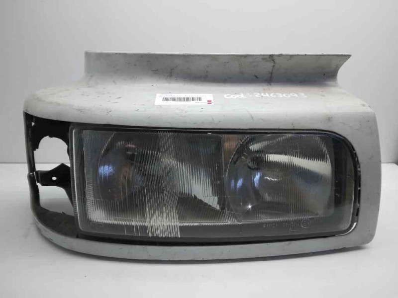 Recambio de faro derecho para renault premium route 2006 fg 4x2 larga distancia referencia OEM IAM   