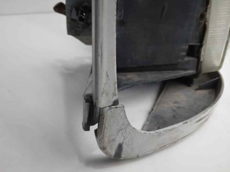 Recambio de faro derecho para renault premium route 2006 fg 4x2 larga distancia referencia OEM IAM   