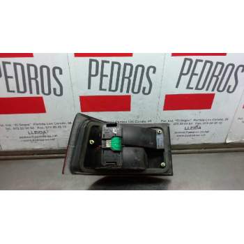 Recambio de piloto trasero derecho para lada 110 (2110) 1.5 referencia OEM IAM 21103716010  106111