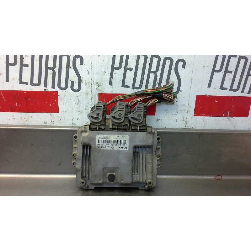 Recambio de centralita motor uce para nissan primastar (x83) caja cerrada batalla corta 2,7t referencia OEM IAM 0281011529 371 