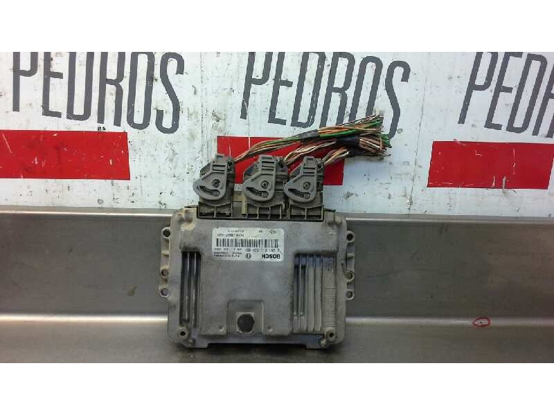 Recambio de centralita motor uce para nissan primastar (x83) caja cerrada batalla corta 2,7t referencia OEM IAM 0281011529 371 