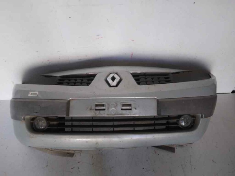 Recambio de paragolpes delantero para renault megane ii berlina 5p dynamique referencia OEM IAM 8200027779  