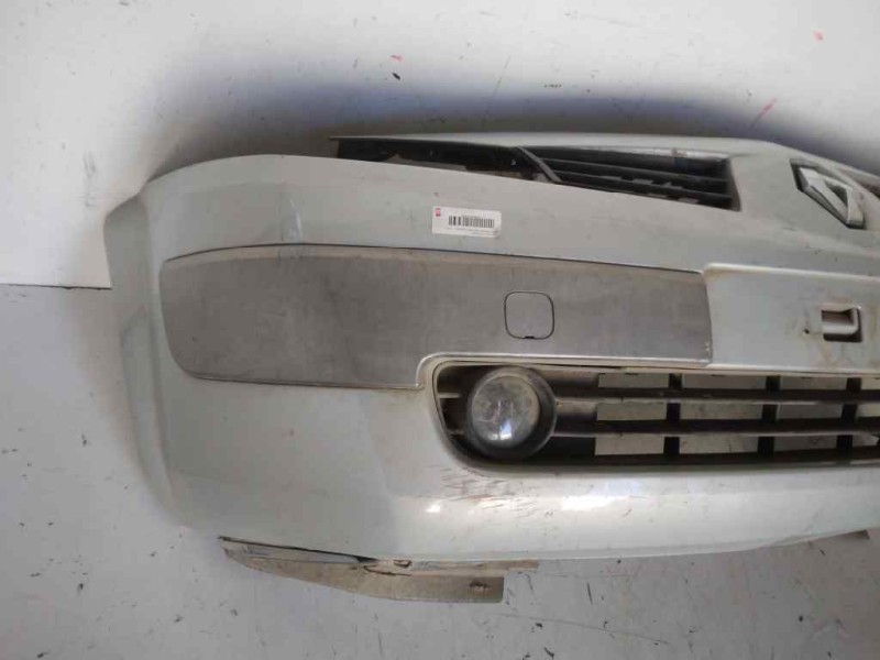 Recambio de paragolpes delantero para renault megane ii berlina 5p dynamique referencia OEM IAM 8200027779  