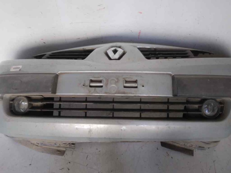 Recambio de paragolpes delantero para renault megane ii berlina 5p dynamique referencia OEM IAM 8200027779  