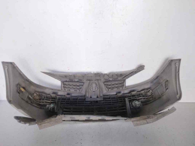 Recambio de paragolpes delantero para renault megane ii berlina 5p dynamique referencia OEM IAM 8200027779  