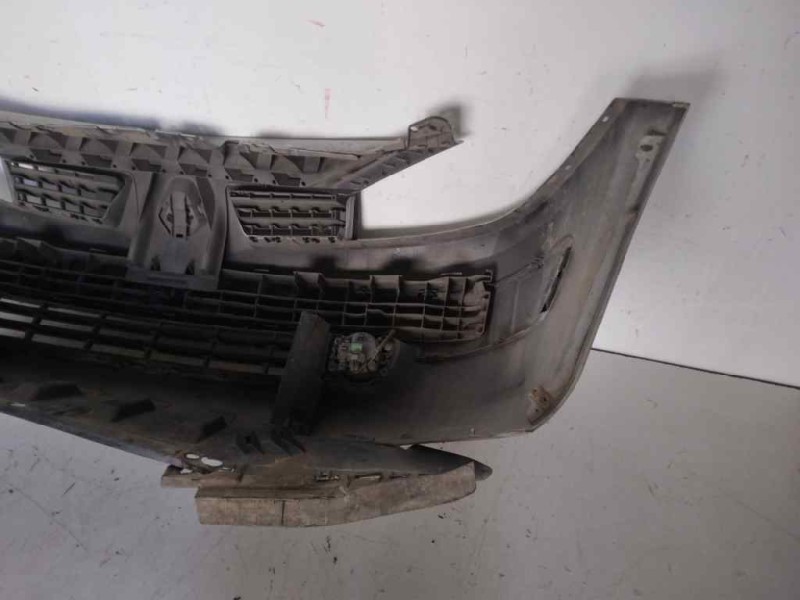 Recambio de paragolpes delantero para renault megane ii berlina 5p dynamique referencia OEM IAM 8200027779  