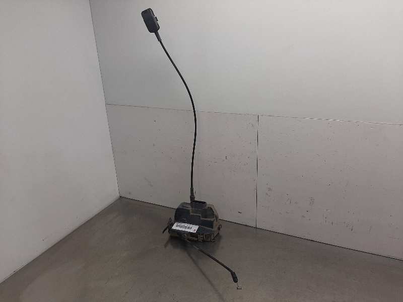 Recambio de cerradura puerta trasera izquierda para renault megane ii berlina 5p dynamique referencia OEM IAM 8200028430  