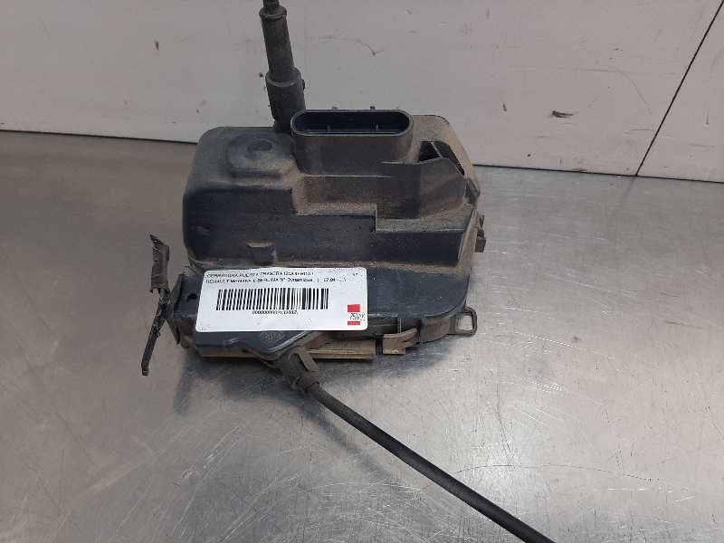Recambio de cerradura puerta trasera izquierda para renault megane ii berlina 5p dynamique referencia OEM IAM 8200028430  