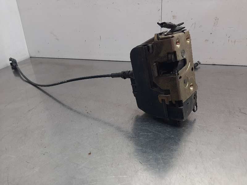 Recambio de cerradura puerta trasera izquierda para renault megane ii berlina 5p dynamique referencia OEM IAM 8200028430  