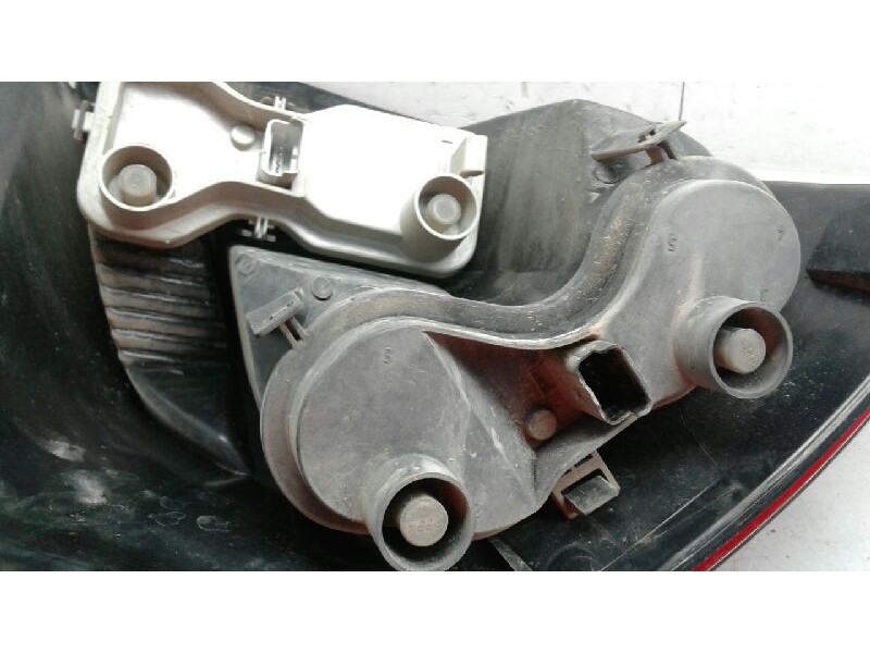 Recambio de piloto trasero derecho para renault megane ii berlina 5p dynamique referencia OEM IAM 8200073237  