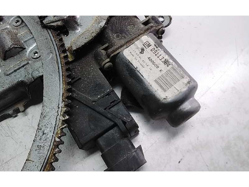 Recambio de elevalunas delantero derecho para opel corsa c comfort referencia OEM IAM 09113384  