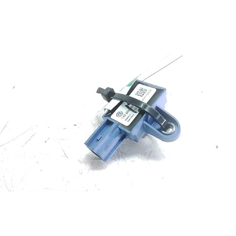 Recambio de pretensor airbag derecho para volkswagen scirocco (137) 2.0 tdi (125kw) referencia OEM IAM 1K8955557  