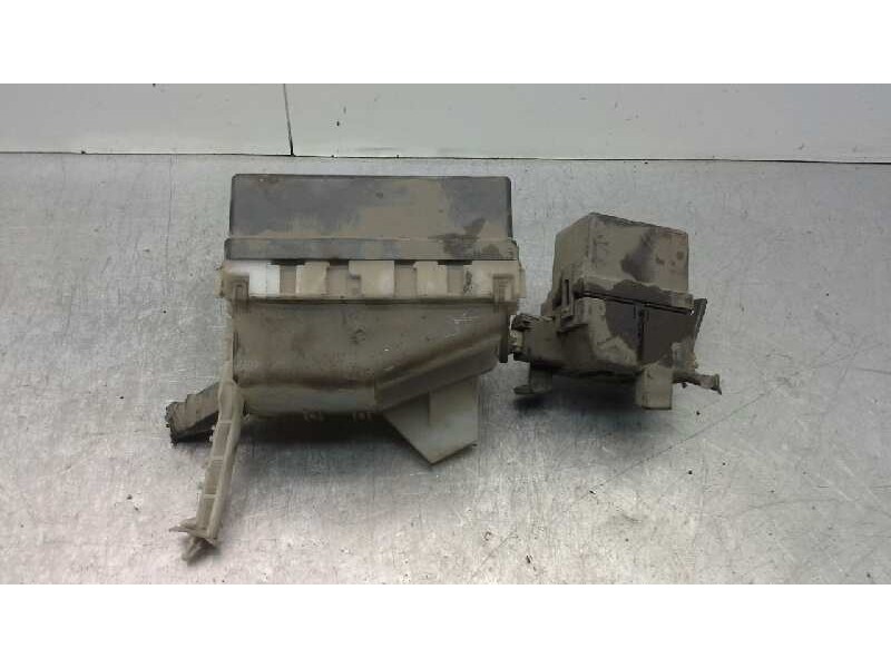 Recambio de caja fusibles para nissan x-trail (t30) 2.2 16v turbodiesel cat referencia OEM IAM   93535