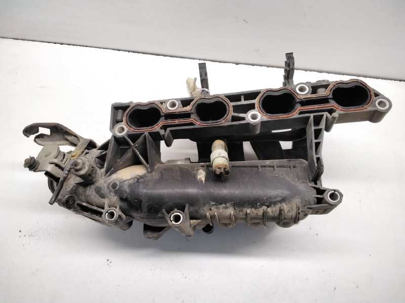 Recambio de colector admision para ford focus berlina (cak) 1.6 16v cat referencia OEM IAM   93854