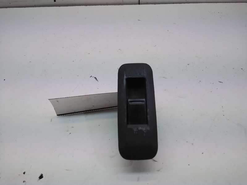 Recambio de mando elevalunas trasero derecho para nissan primera berlina (p12) acenta referencia OEM IAM C8DD705N  