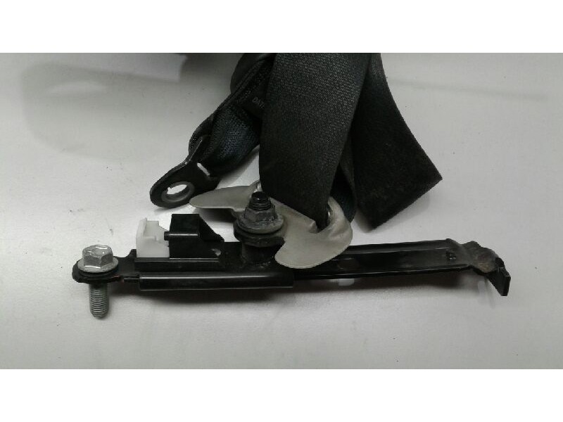 Recambio de cinturon seguridad delantero izquierdo para toyota avensis berlina (t25) 2.2 d-4d executive sedán (4-ptas.) referenc