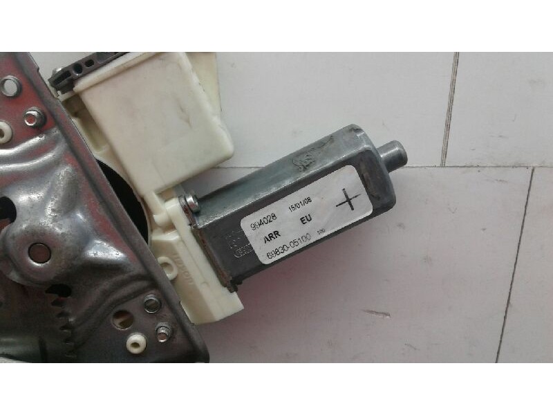 Recambio de elevalunas trasero derecho para toyota avensis berlina (t25) 2.2 d-4d executive sedán (4-ptas.) referencia OEM IAM 6