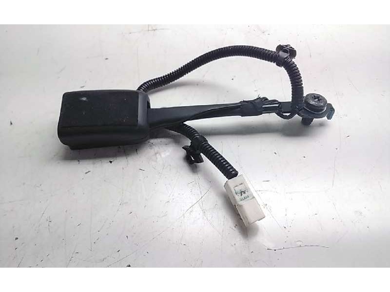 Recambio de enganche delantero izquierdo para kia sportage 1.6 cat referencia OEM IAM   
