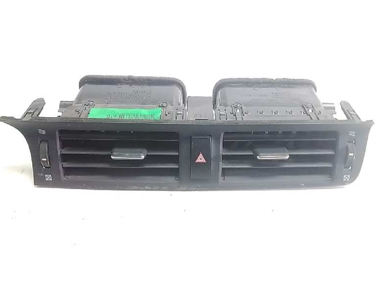 Recambio de aireador central para lexus ct 200h referencia OEM IAM 5568876010  