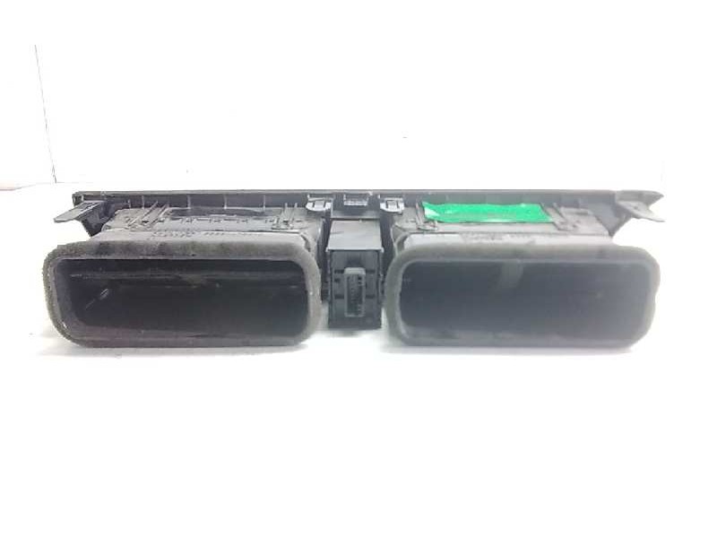 Recambio de aireador central para lexus ct 200h referencia OEM IAM 5568876010  