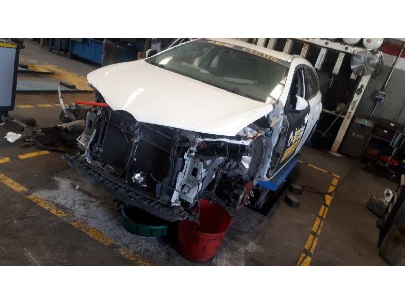 toyota auris touring sports (e18) del año 2015