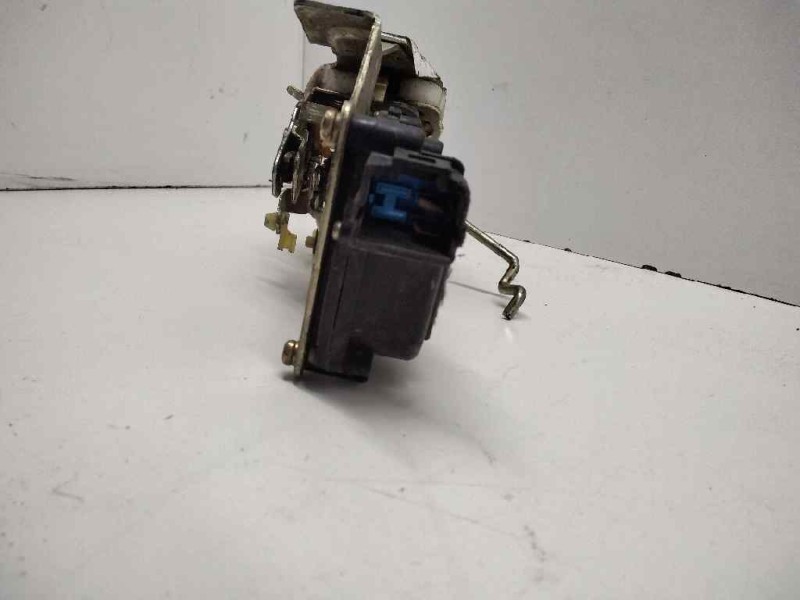 Recambio de cerradura puerta trasera izquierda para daewoo matiz referencia OEM IAM 96288256  95240