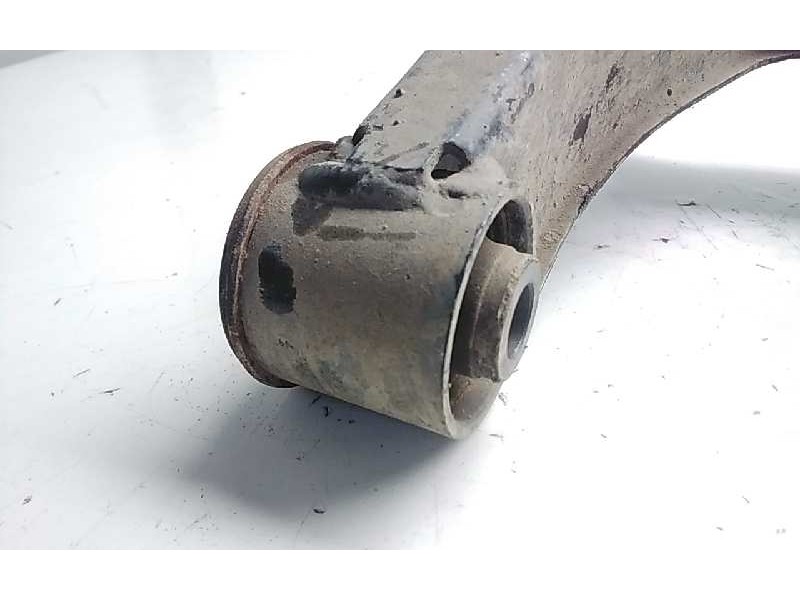 Recambio de brazo suspension superior delantero derecho para nissan np300 pick-up (d23) acenta double cab 4x4 referencia OEM IAM