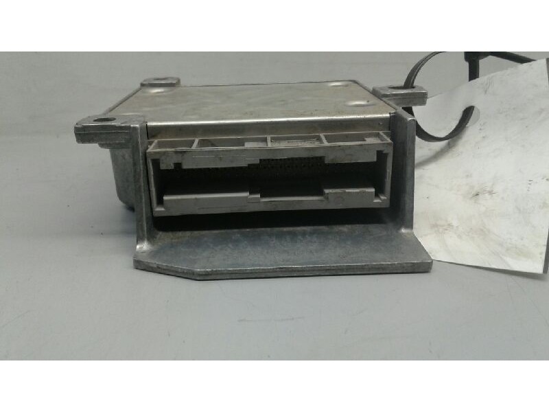 Recambio de centralita airbag para renault kangoo profesional referencia OEM IAM 8201217225  