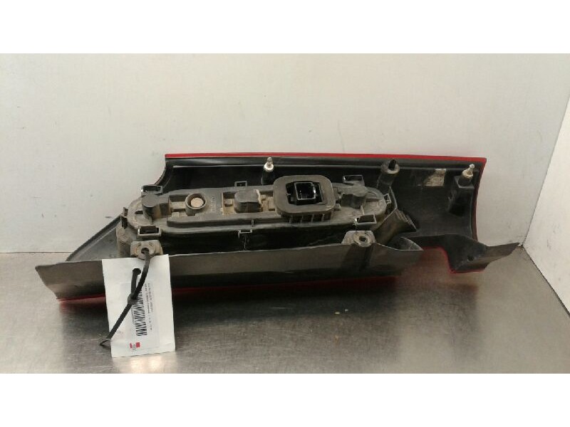 Recambio de piloto trasero derecho para renault kangoo profesional referencia OEM IAM 06083  