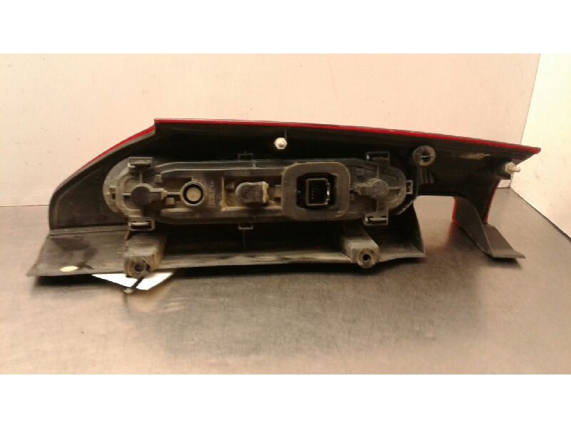 Recambio de piloto trasero derecho para renault kangoo profesional referencia OEM IAM 06083  