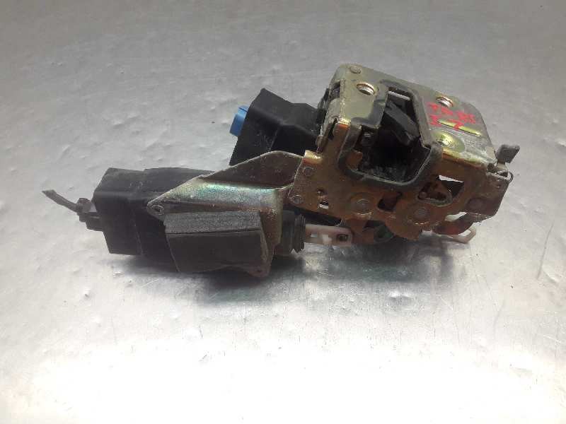 Recambio de cerradura puerta trasera izquierda para volvo s40 berlina td referencia OEM IAM 30850806  