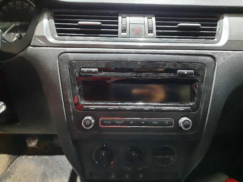 skoda spaceback (5h) del año 2014