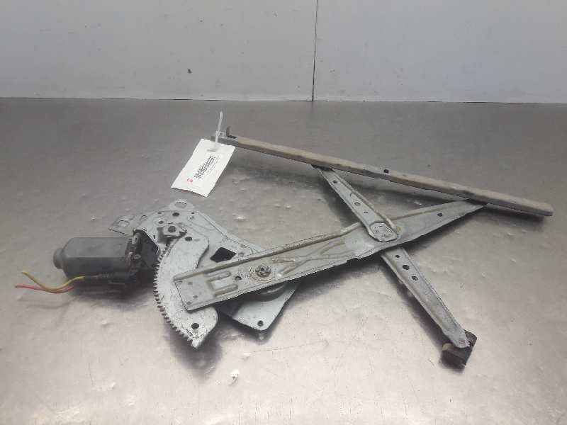 Recambio de elevalunas delantero derecho para renault laguna (b56) 1.8 rn (b56b) referencia OEM IAM 7701367640  