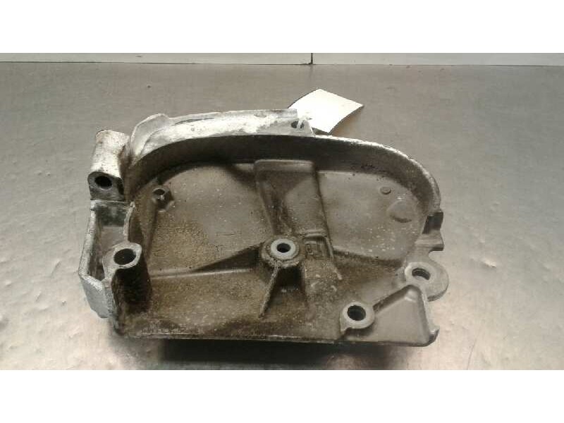 Recambio de tapa distribucion exterior para renault megane ii classic berlina 1.6 16v referencia OEM IAM 8200294625  