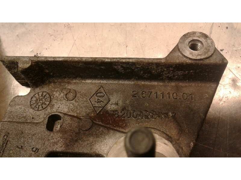 Recambio de bomba agua para renault megane ii classic berlina 1.6 16v referencia OEM IAM 8200428447  