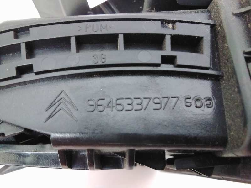 Recambio de aireador derecho para citroen c4 berlina collection referencia OEM IAM 9646337977  