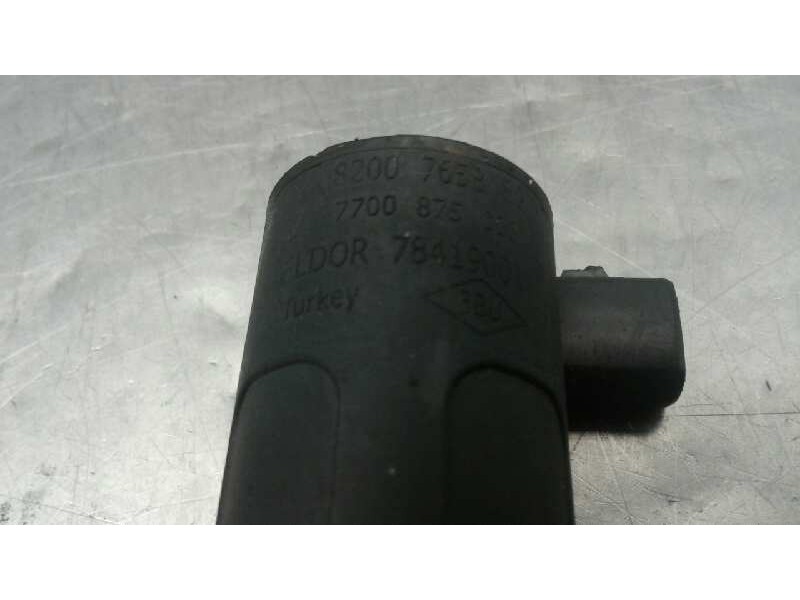 Recambio de bobina encendido para renault megane ii classic berlina 1.6 16v referencia OEM IAM 8200765882  