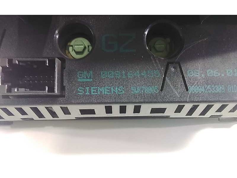 Recambio de pantalla multifuncion para opel corsa c comfort referencia OEM IAM 00914455  