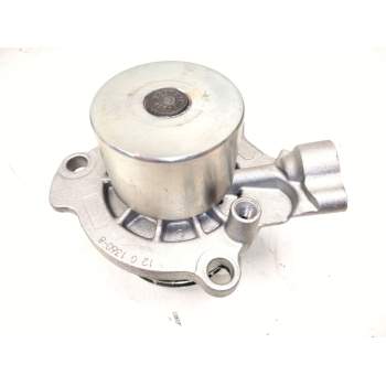 Recambio de bomba agua para seat leon (5f1) 2.0 tdi referencia OEM IAM PA1360-8 CKFC / CRMB 