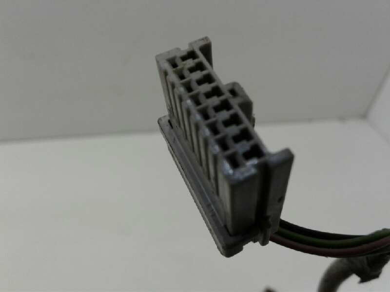 Recambio de retrovisor derecho para nissan primera berlina (p12) acenta referencia OEM IAM 96301AU480  