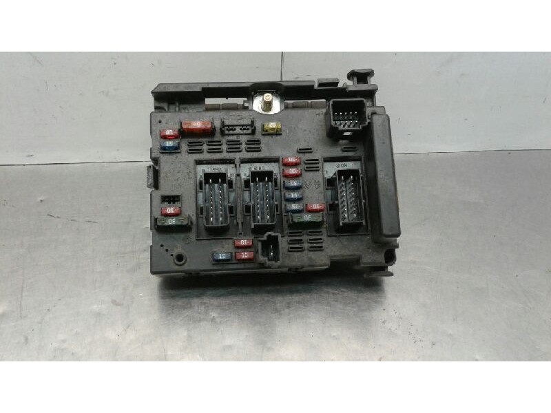 Recambio de caja fusibles para peugeot 307 (s1) xs referencia OEM IAM 9643538080  
