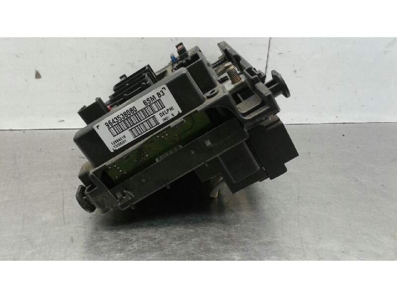 Recambio de caja fusibles para peugeot 307 (s1) xs referencia OEM IAM 9643538080  